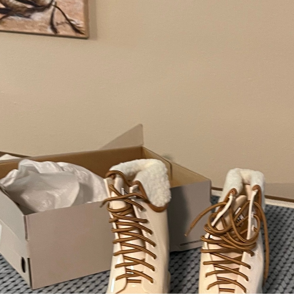 NEW Kenneth Cole REACTION size 8 Medium width Rain Lace Up Boot White in box - Picture 6 of 14